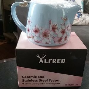 Alfred ceramic teapot